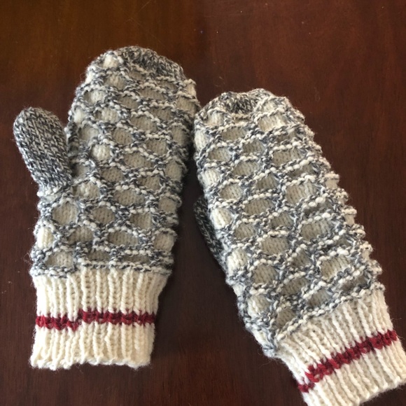 Genuine Wool Newfoundland Mittens - Picture 4 of 4